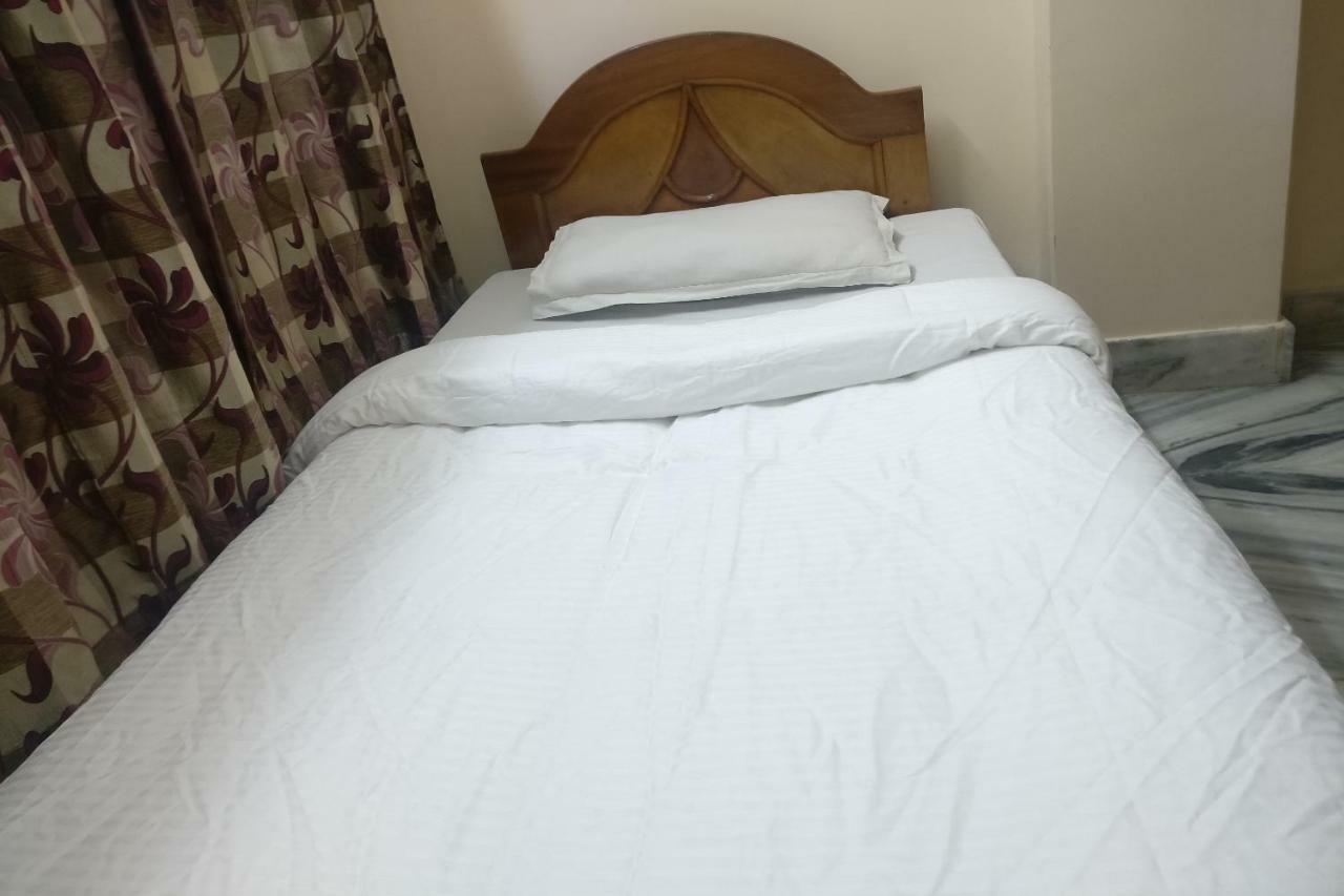 Spot On 37646 Hotel Centre Palace Silchar Luaran gambar